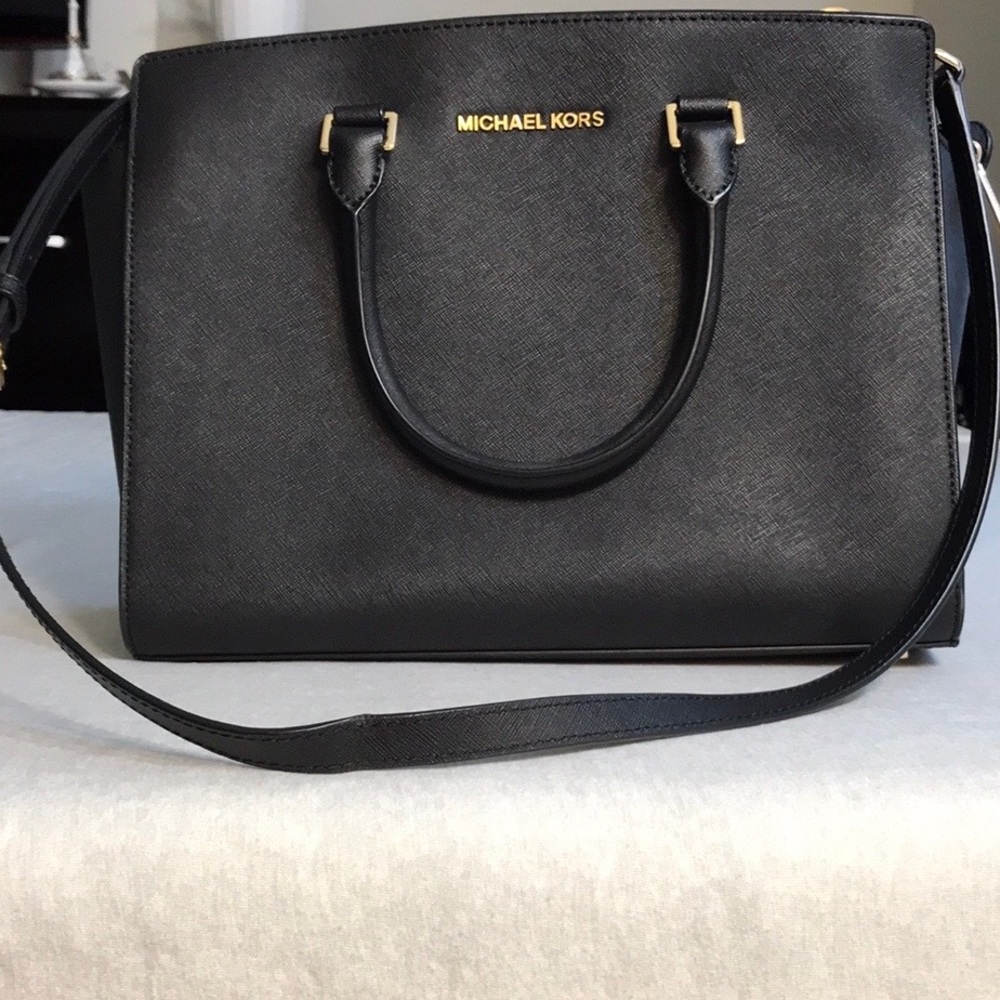 Michael Kors Medium handbag